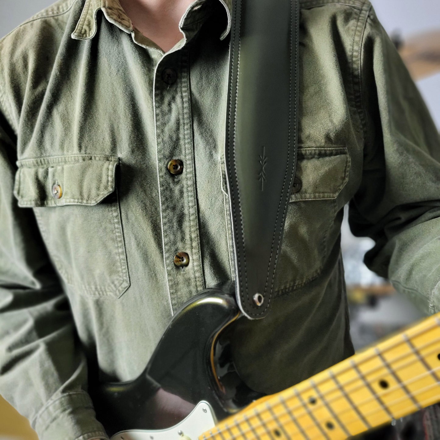 BS63 Wide Padded Guitar Strap - Smooth Leather