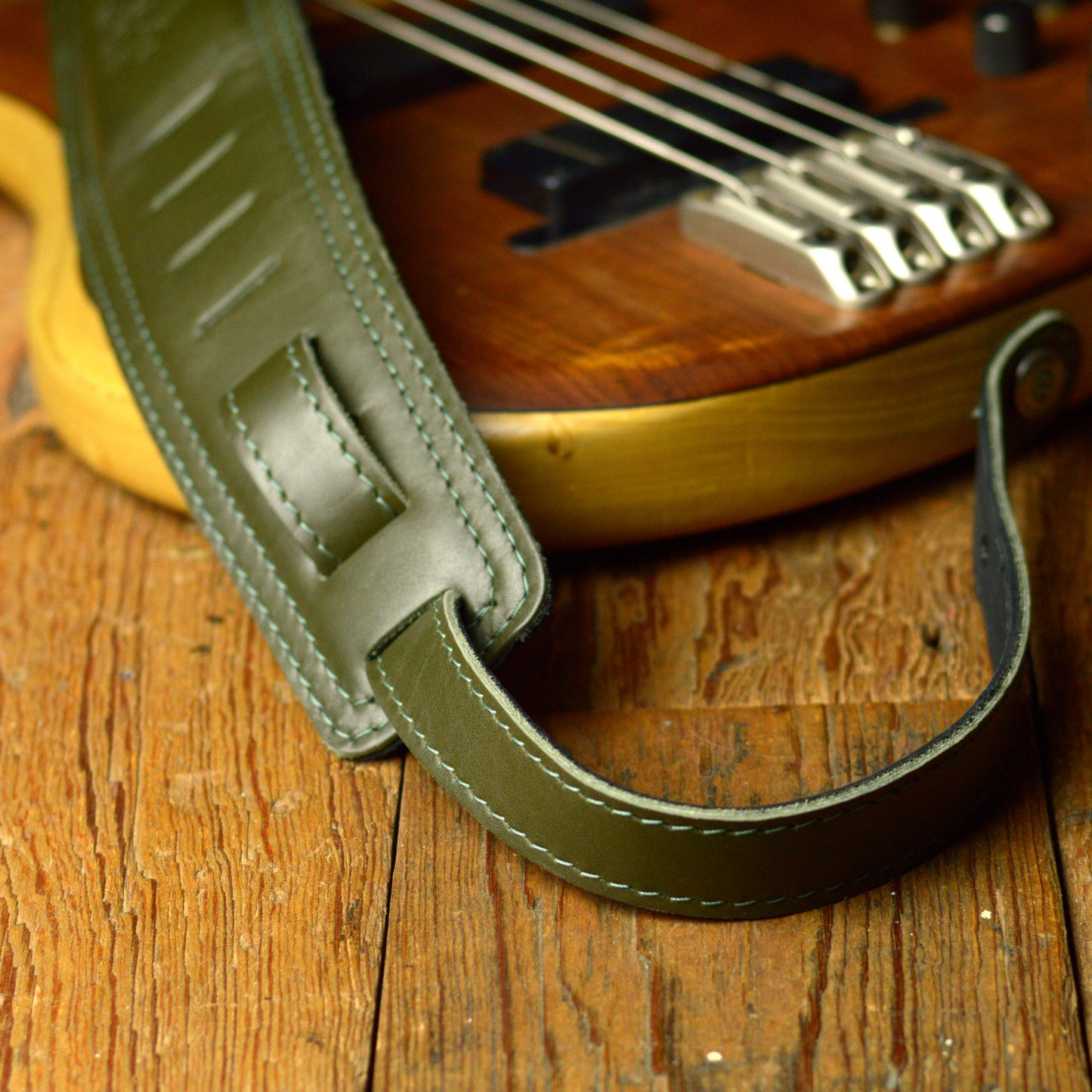 BS63 Wide Padded Guitar Strap - Smooth Leather