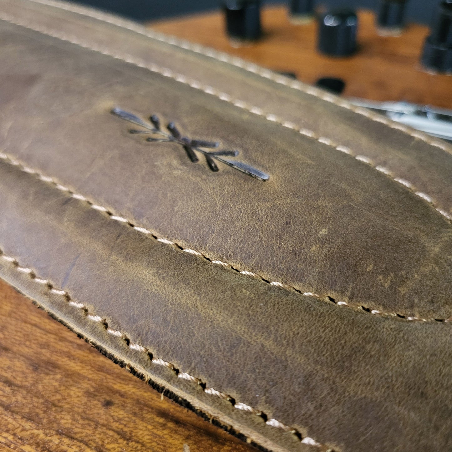 BS68 4" Surfboard Bass Guitar Strap - Smooth Leather