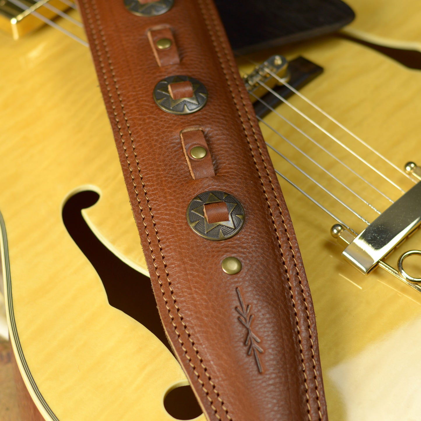 BS73 Western Guitar Strap - Bronze Conchos