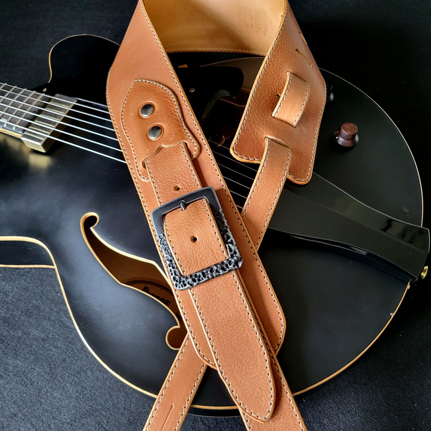 BS79 Guitar Strap With Lava Buckle