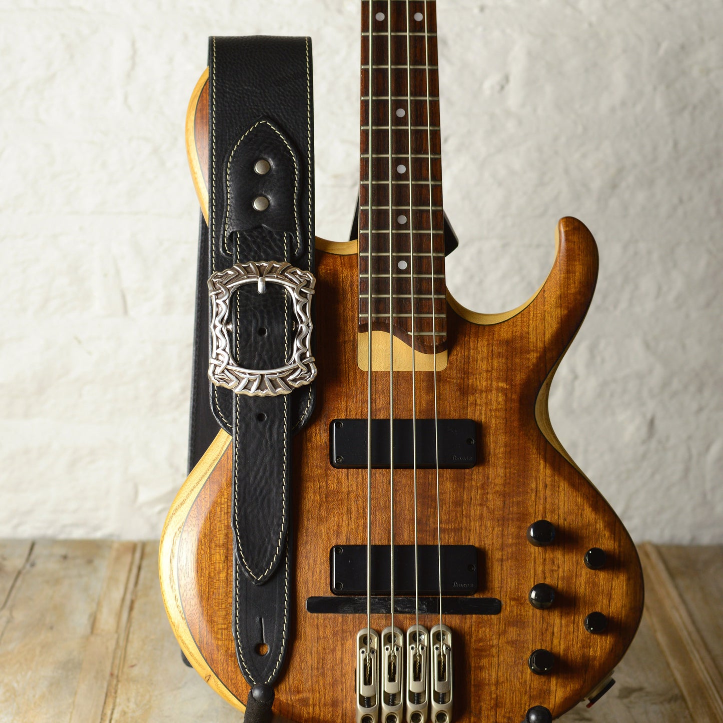 BS79 Guitar Strap With Gothic Buckle