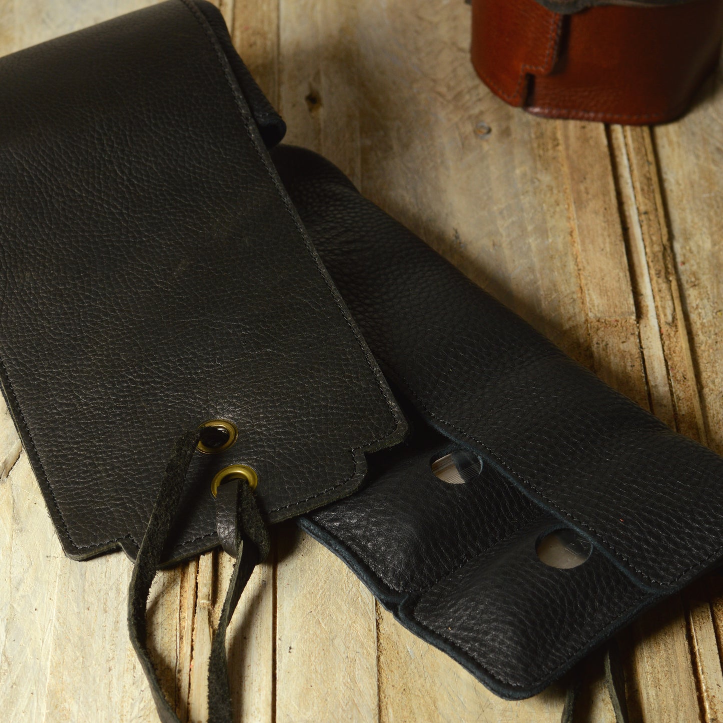 Straight-8 Leather Harmonica Case