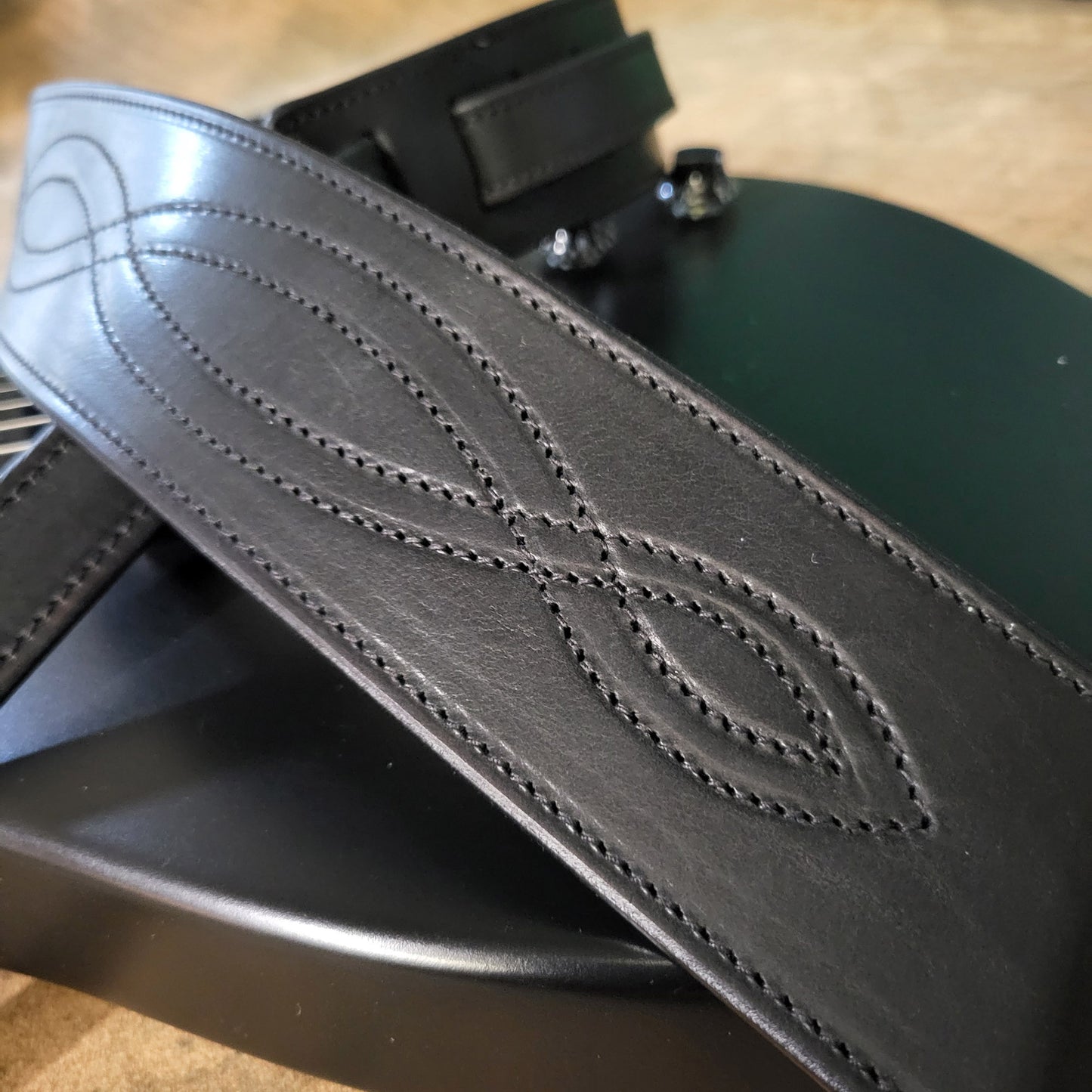 GS51 Solid Leather Guitar Strap