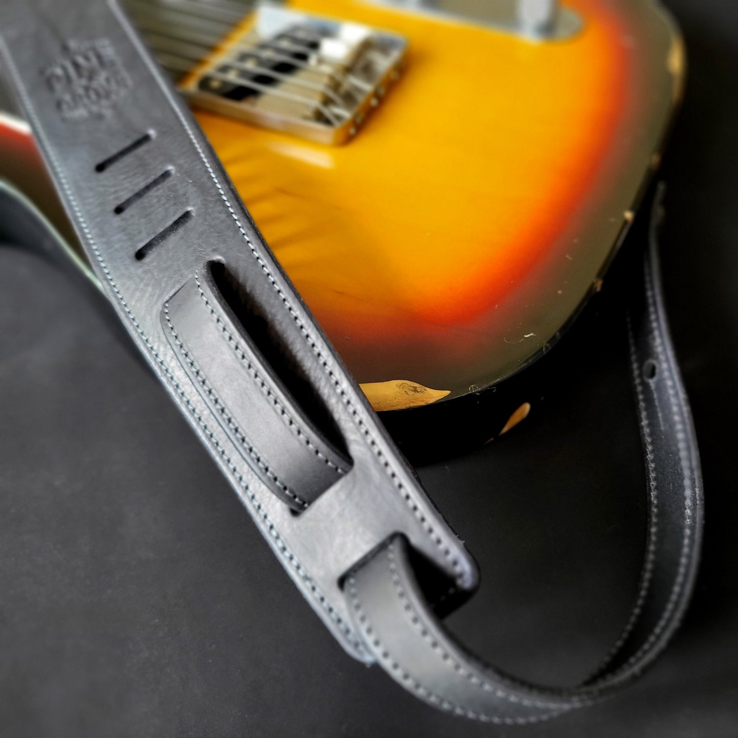 GS51 Solid Leather Guitar Strap