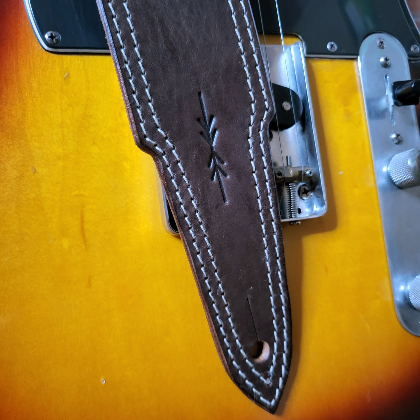 GS51 Solid Leather Guitar Strap