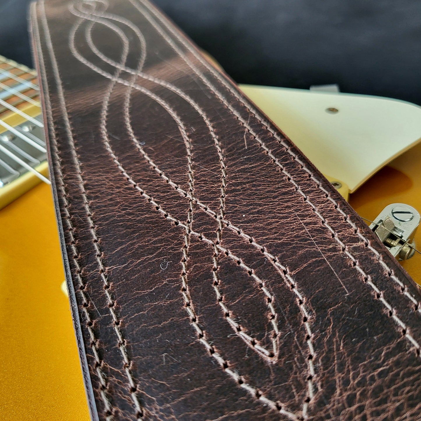 GS51 Solid Leather Guitar Strap