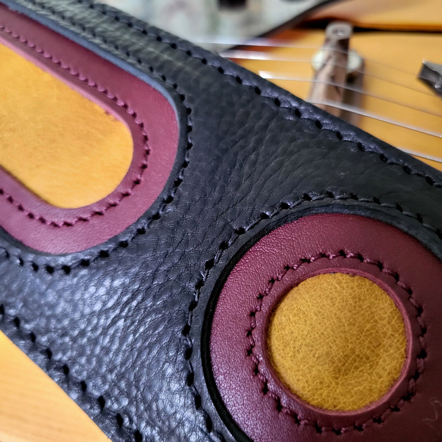 GS58T Triple Colour Guitar Strap