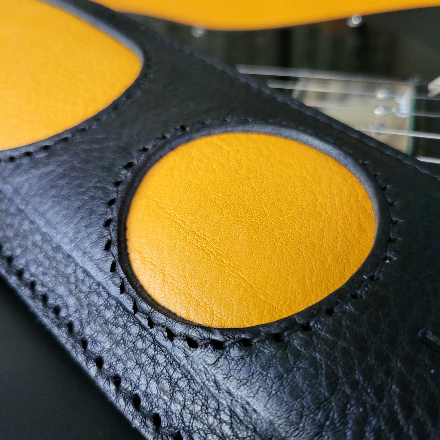 GS58 Cutaway Guitar Strap