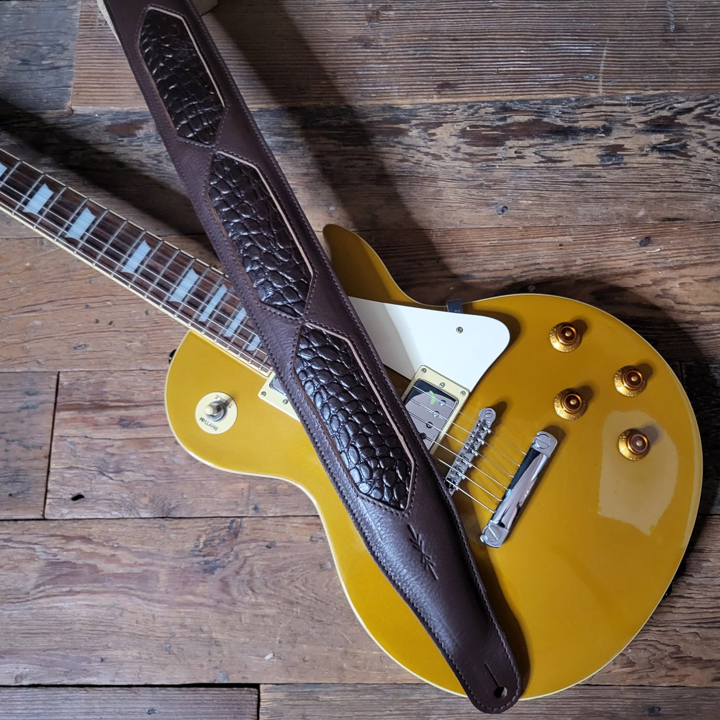 GS59 Cutaway Guitar Strap