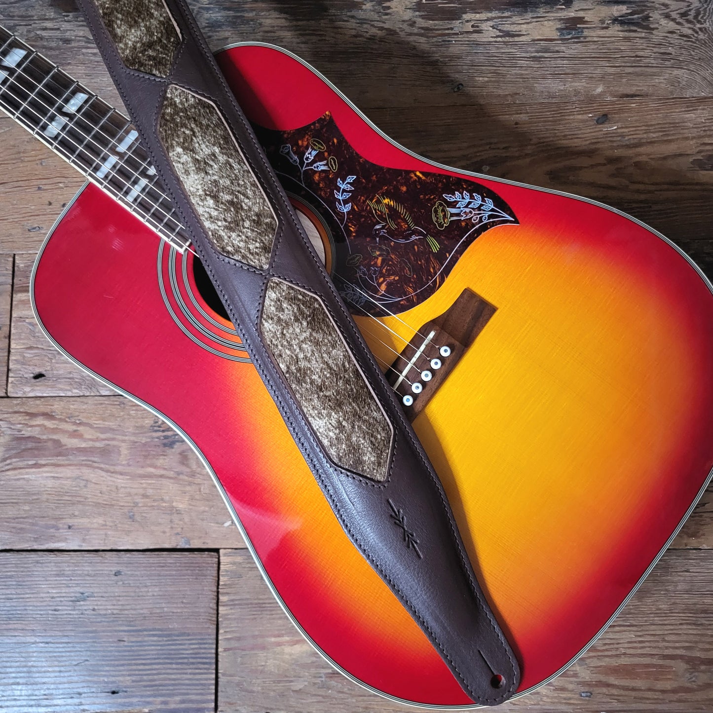 GS59 Cutaway Guitar Strap