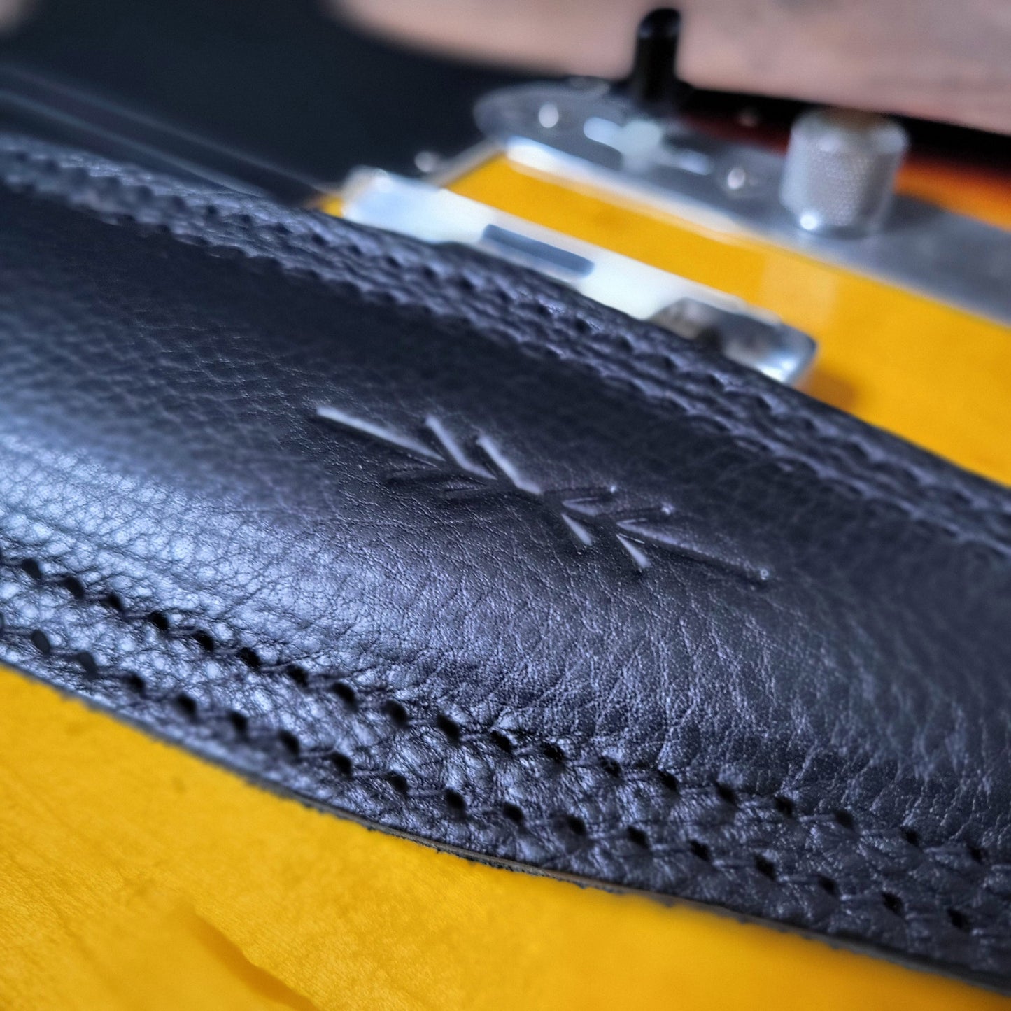 GS61 Padded Guitar Strap - Natural Leather