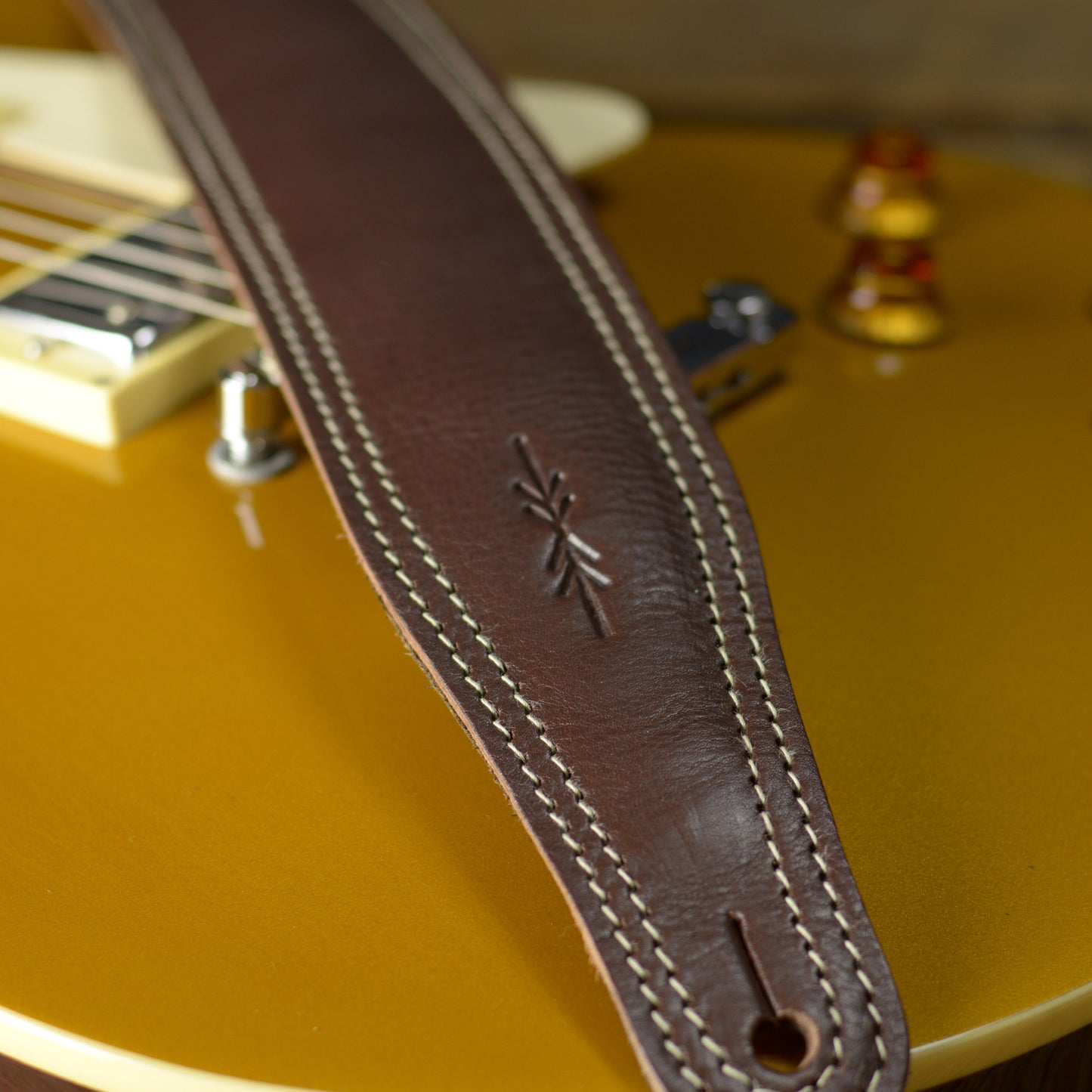 GS61 Padded Guitar Strap - Natural Leather