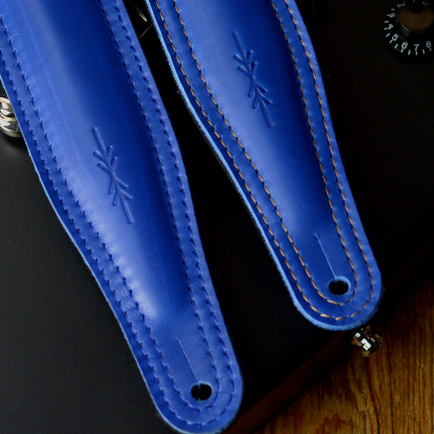 GS61 Padded Guitar Strap - Smooth Leather