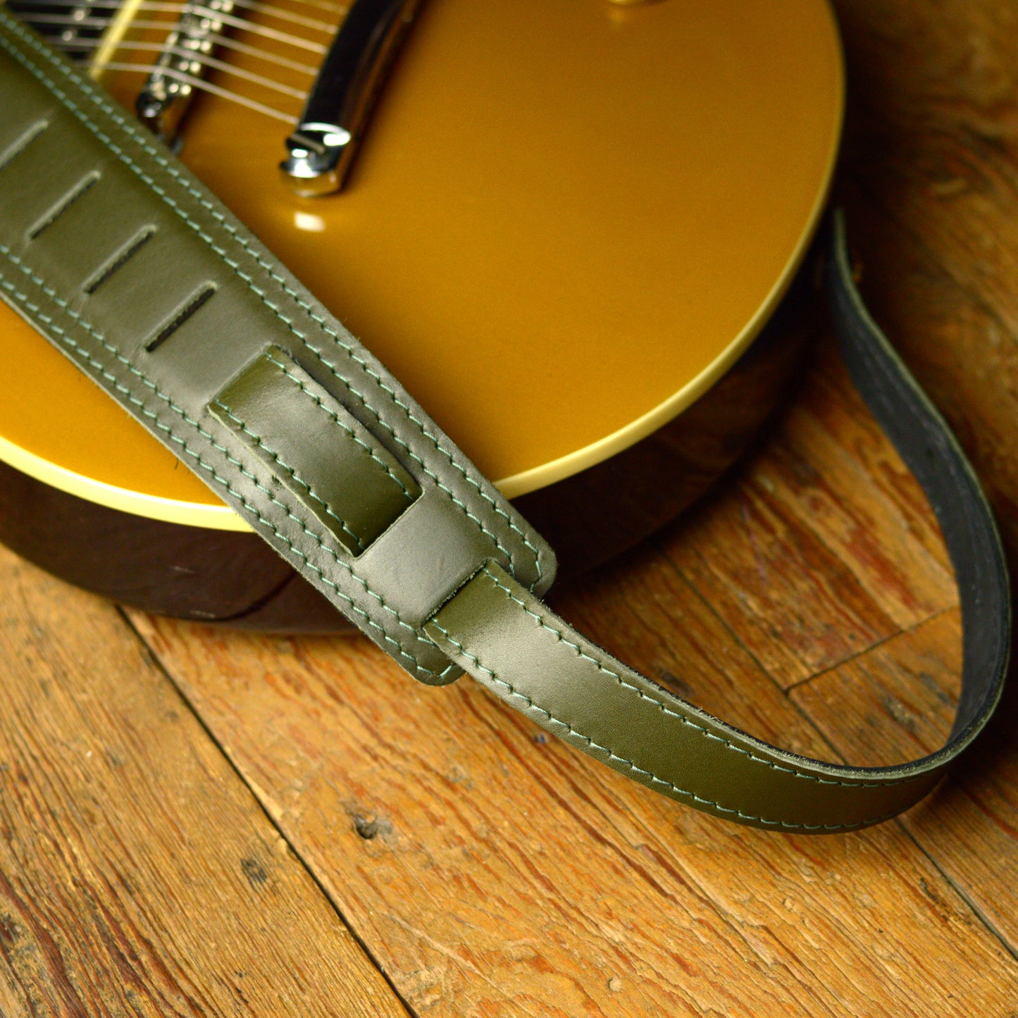 GS61 Padded Guitar Strap - Smooth Leather