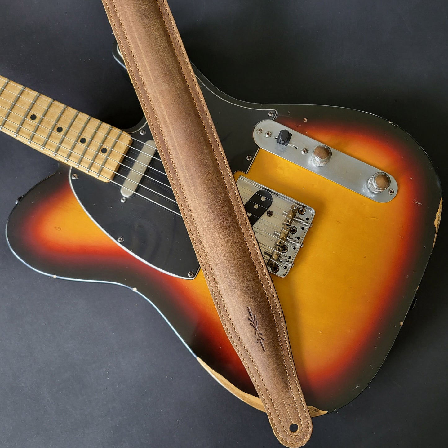 GS61 Padded Guitar Strap - Smooth Leather
