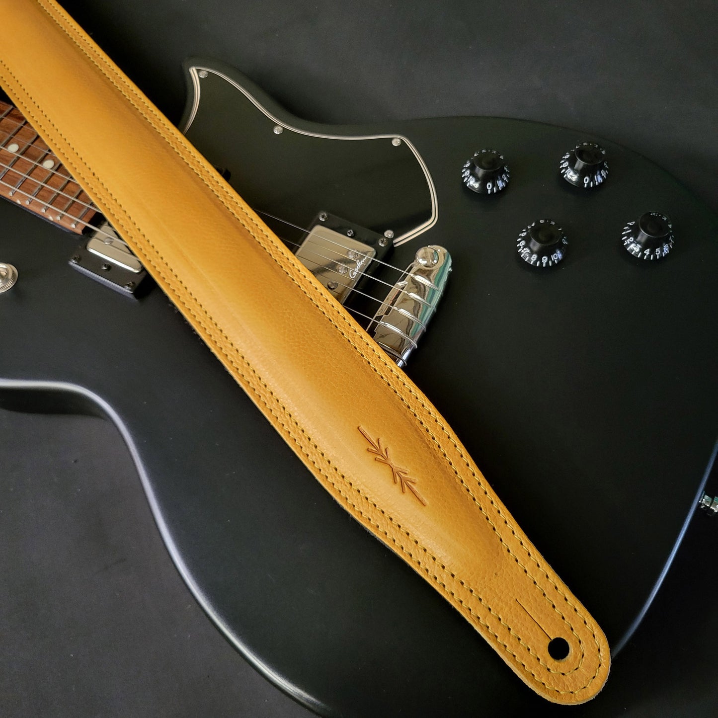GS61 Padded Guitar Strap - Natural Leather