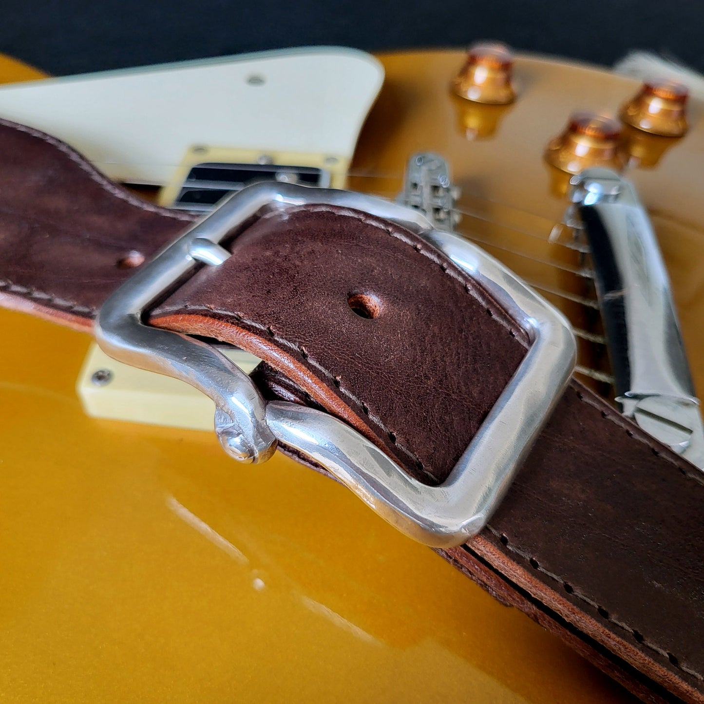 GS78 Leather Guitar Strap With Twister Buckle
