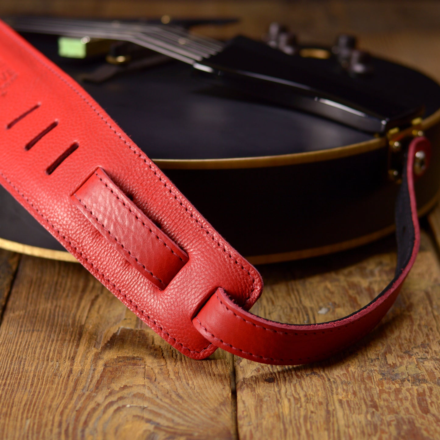 GS97 Leather Guitar Strap With Hearts