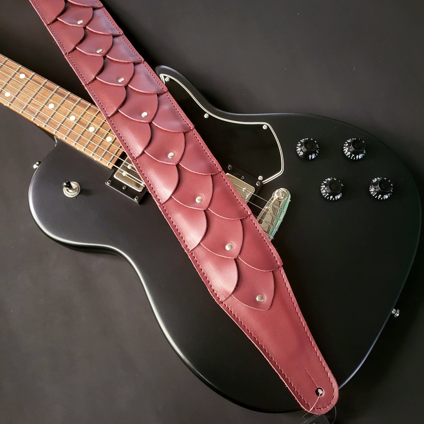 GS92 DragonSkin Guitar Strap
