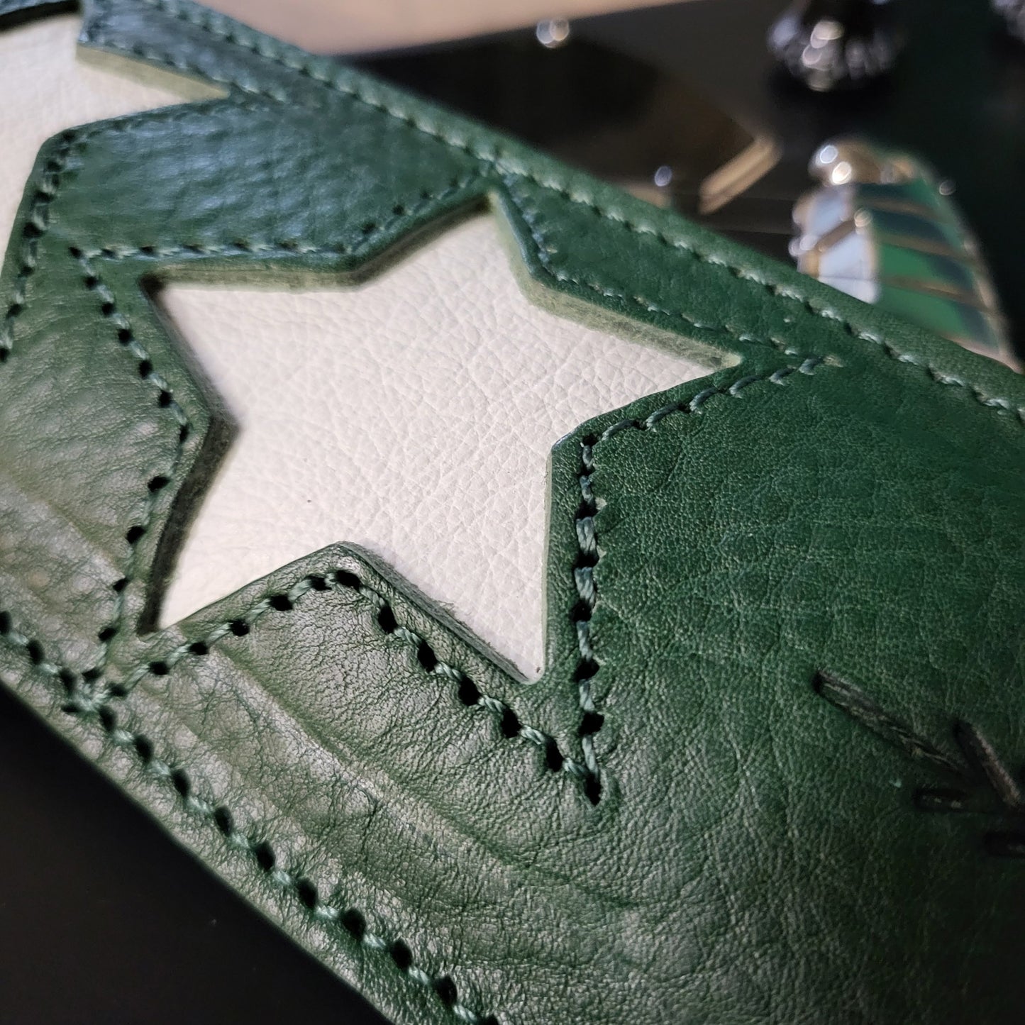 GS96 Leather Guitar Strap With Stars