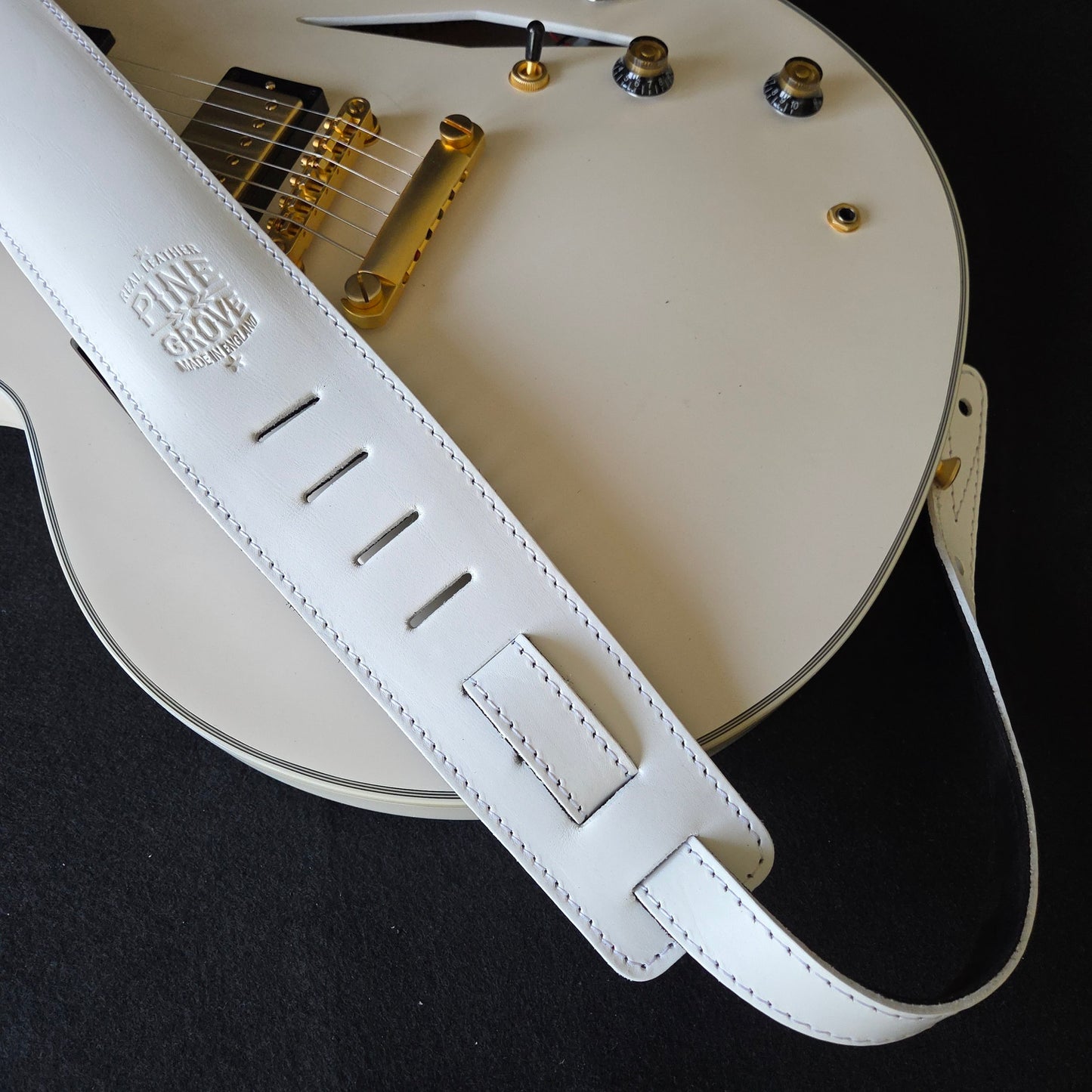 GS96 Leather Guitar Strap With Stars
