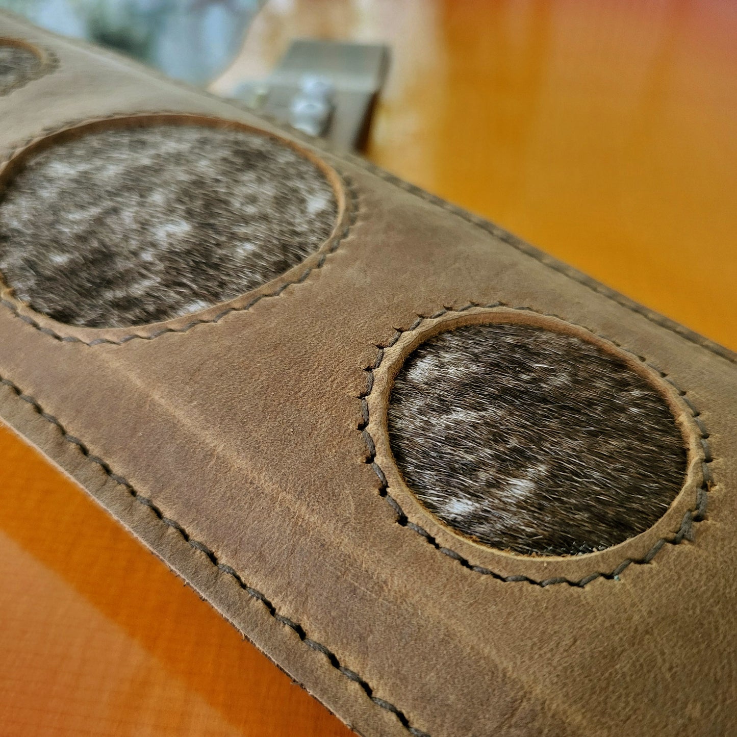 GS98 'Old Cowhand' Leather Guitar Strap - Tan Relic