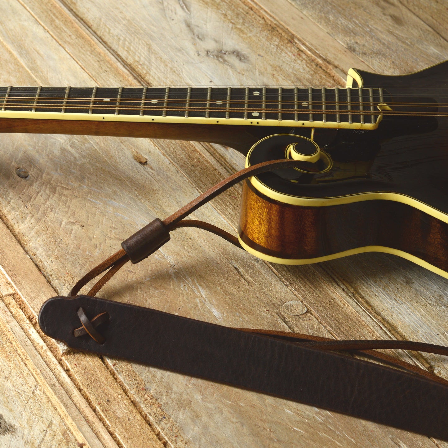 MS50 Leather Mandolin Strap
