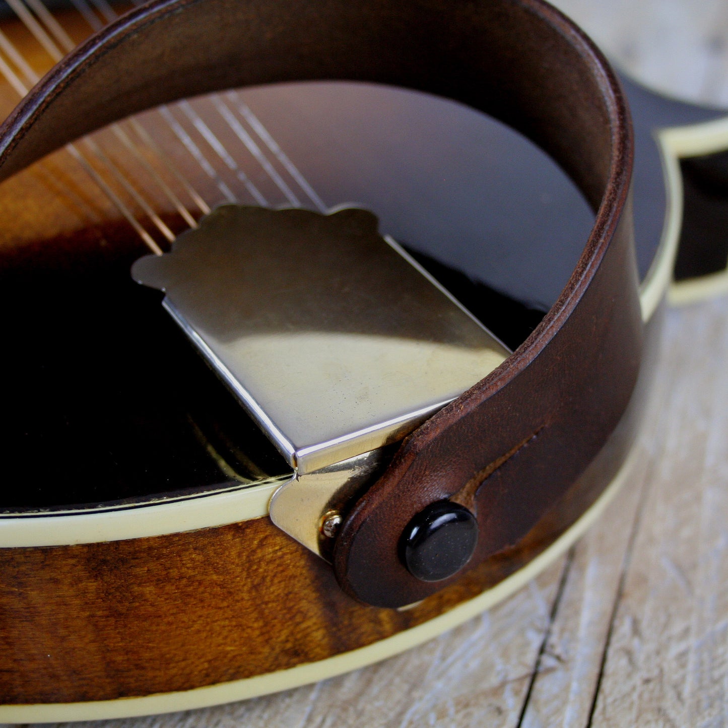 MS50 Leather Mandolin Strap