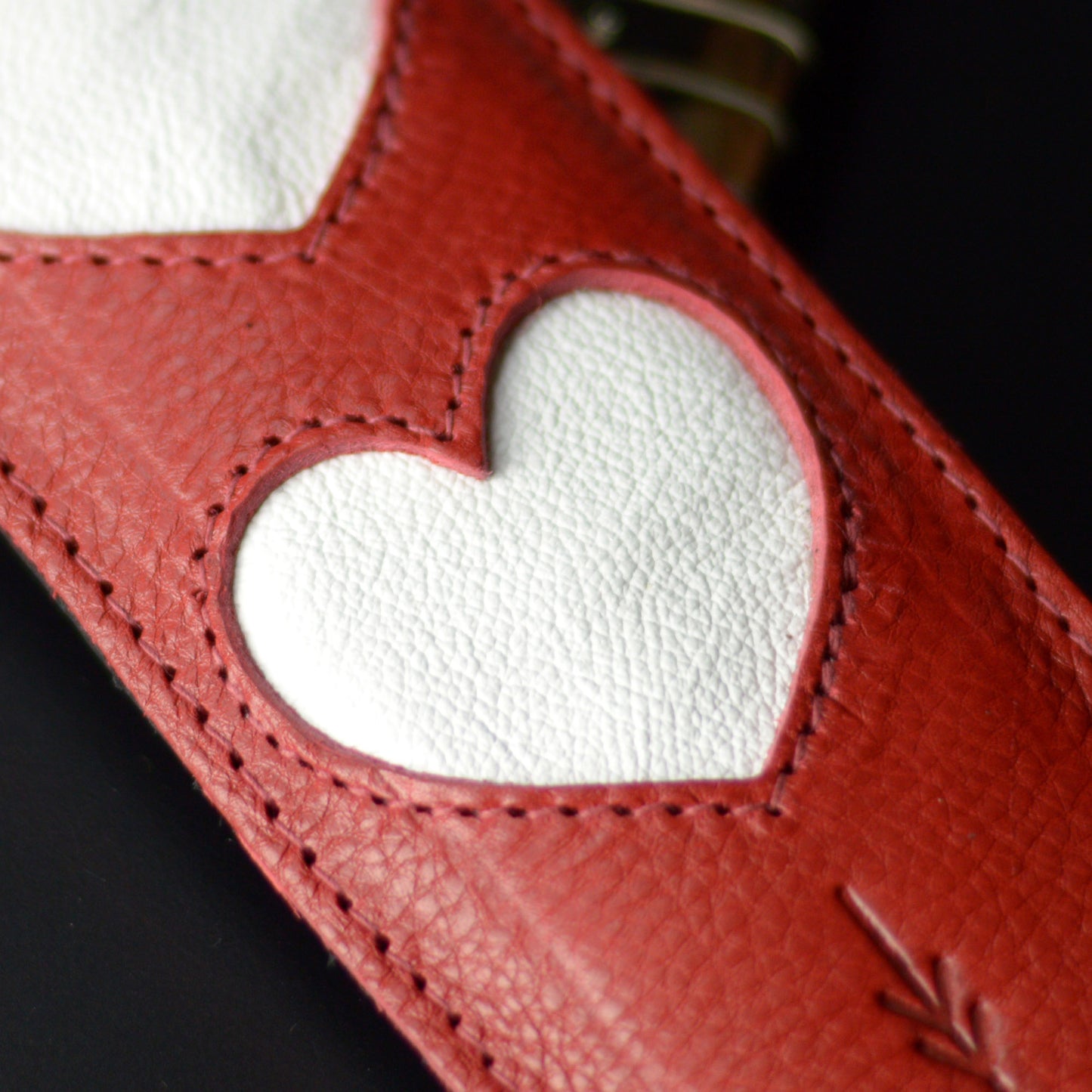 GS97 Leather Guitar Strap With Hearts